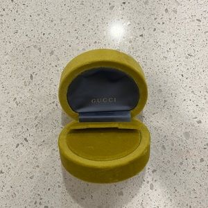 Gucci jewelry box chartreuse velvet-like earrings